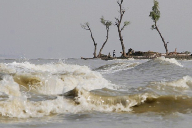 সমুদ্রবন্দরগুলোতে ৩ নম্বর সতর্ক সংকেত বহাল