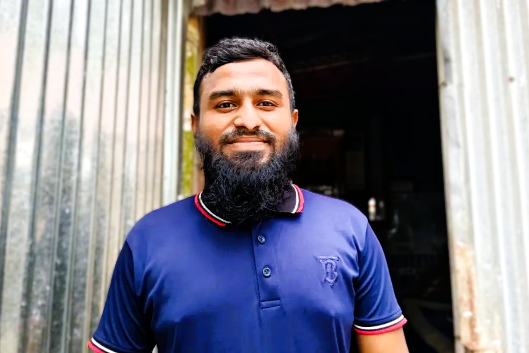 ইট ভেঙে পড়াশোনা, অভাবের সঙ্গে লড়াই করে বিসিএস ক্যাডার আমিনুল