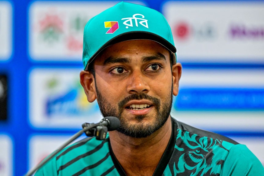 মুশফিক-মাহমুদউল্লাহর জায়গায় ব্যাটিং পজিশনে যাদের খেলাতে চান অধিনায়ক মিরাজ