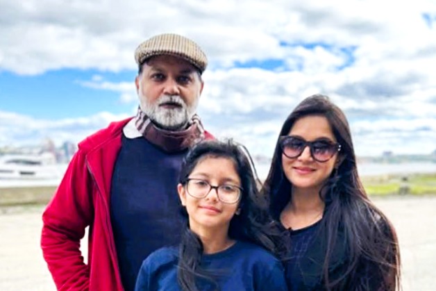 সৃজিত-মিথিলার ঘুরতে যাওয়ার ছবি হঠাৎ ভাইরাল, কারন কি? 