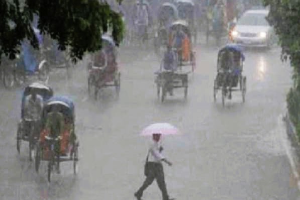 ঝালকাঠিতে অর্ধেকে নেমেছে দিনমজুরের আয়