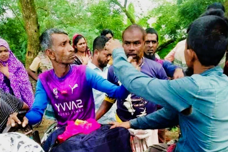 পাবনায় সড়ক দুর্ঘটনায় একই পরিবারের ৩ জনের মর্মান্তিক মৃত্যু