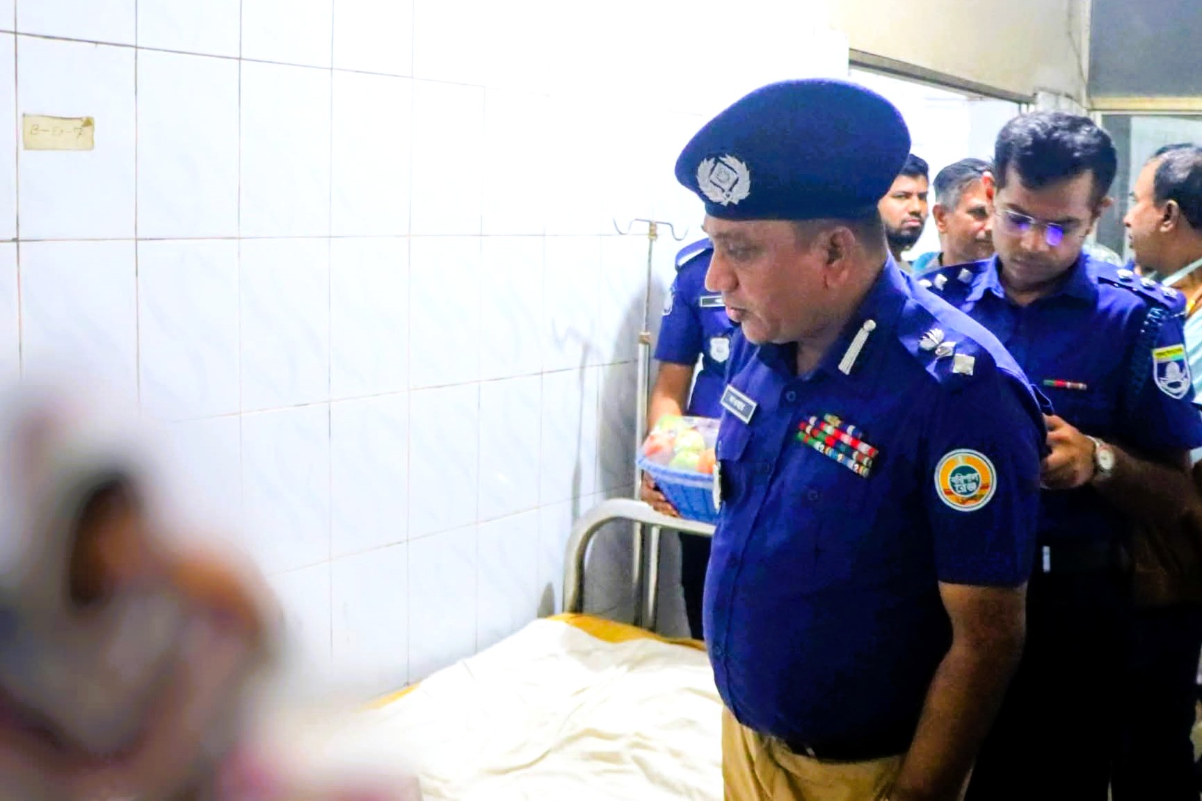 ভোলায় পারিবারিক বিরোধের জেরে স্ত্রীকে অ্যাসিড নিক্ষেপের অভিযোগে, স্বামী গ্রেপ্তার 