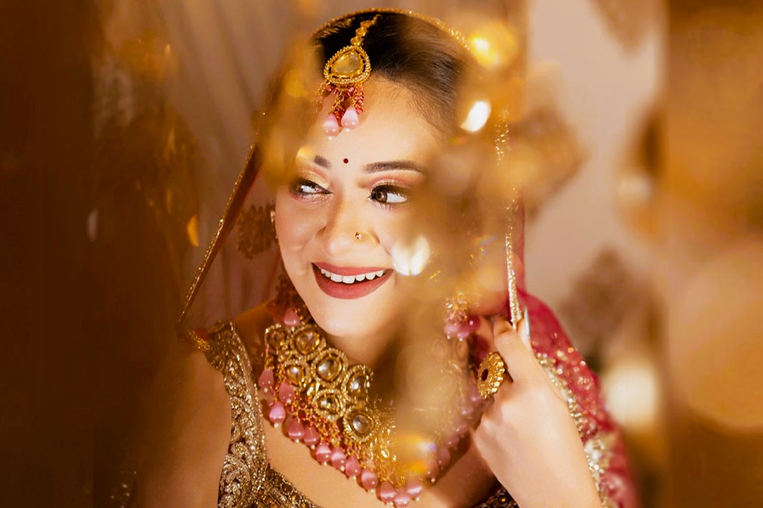 হঠাৎ কনে সাজে দীঘি