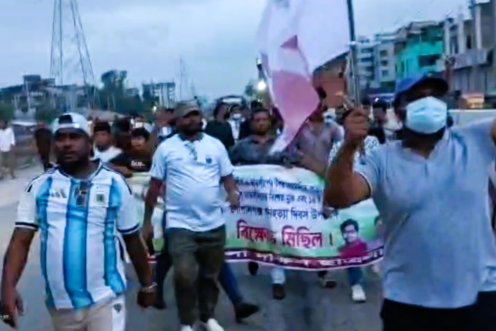 হাজারীবাগে নিষিদ্ধ ছাত্রলীগের ঝটিকা মিছিল, আটক ২