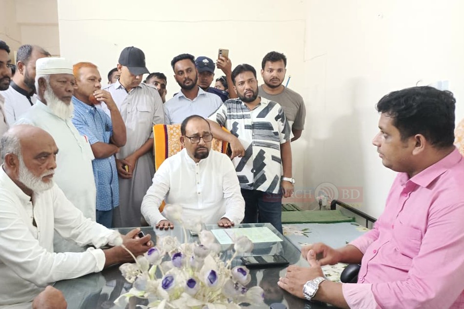 রাজাপুর সাব-রেজিস্ট্রি অফিসে অতিরিক্ত টাকা নেওয়ার অভিযোগ
