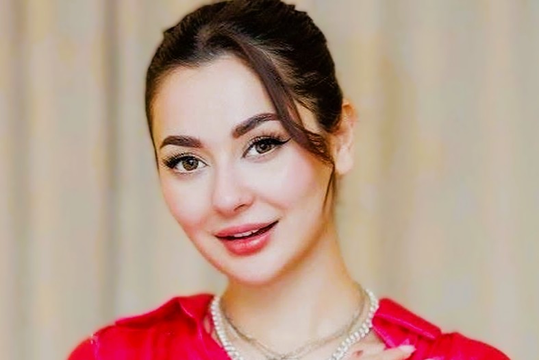 “ঢাকায় আসছেন হানিয়া আমির — দিলেন বিশেষ বার্তা”