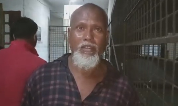 চুয়াডাঙ্গায় ডাকাতির শিকার বাবা-ছেলেকে কুপিয়ে জখম, নগদ টাকা লুট 