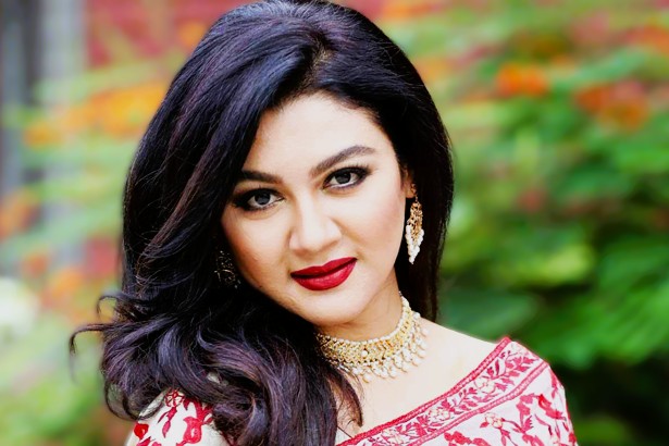 জয়া বললেন কলকাতাই তার দ্বিতীয় বাড়ি, পূজা কাটাবেন সেখানেই