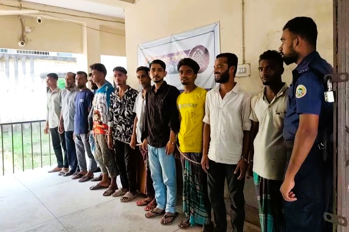 নলছিটিতে  বিশেষ অভিযান চালিয়ে পরোয়ানাভুক্ত ১১ আসামি গ্রেপ্তার