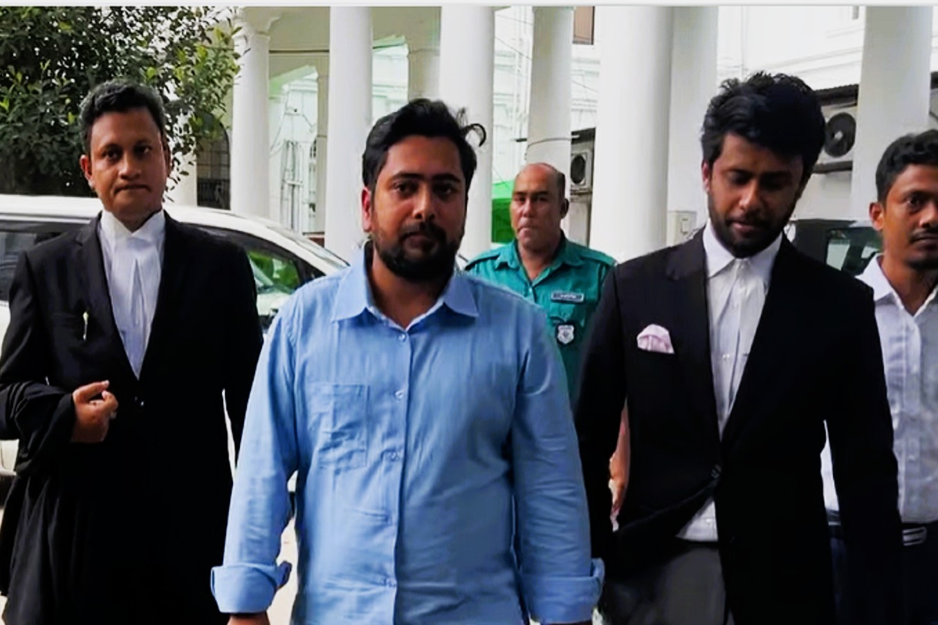 শেখ হাসিনা মামলায় দ্বিতীয় দিনের মতো সাক্ষ্য দিতে ট্রাইব্যুনালে নাহিদ ইসলাম