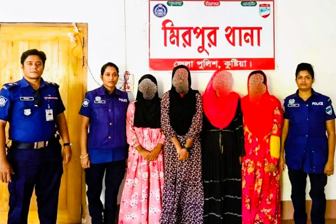 টিকটকে পরিচয় বাড়ি ছেড়ে পালিয়ে ৪ কিশোরীর সমকামিতা, কোরআন ছুঁয়ে ‘বিয়ে’ করল দুইজন