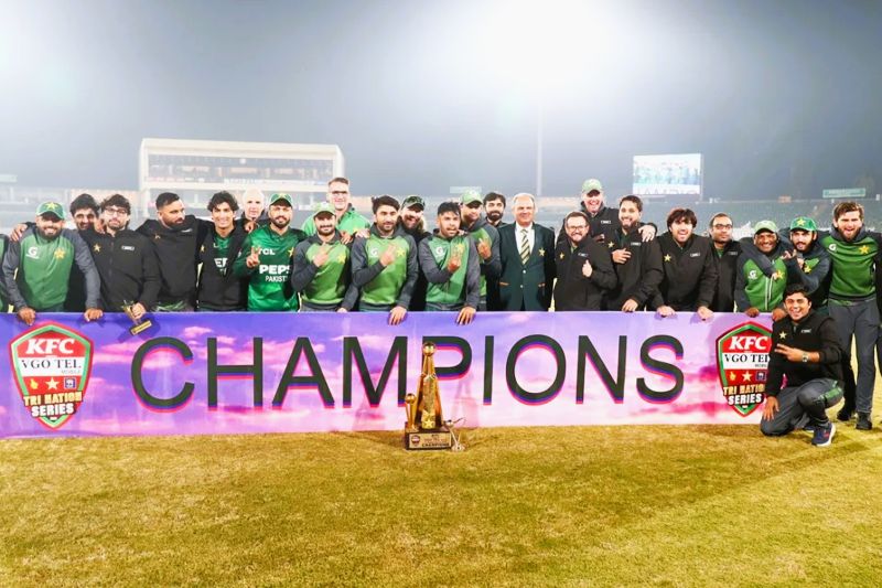 লঙ্কানদের উড়িয়ে ত্রিদেশীয় সিরিজে পাকিস্তানের দাপুটে শিরোপা জয়
