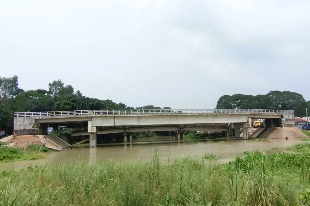 নেই সংযোগ সড়ক , পড়ে আছে ২০ কোটি টাকার সেতু